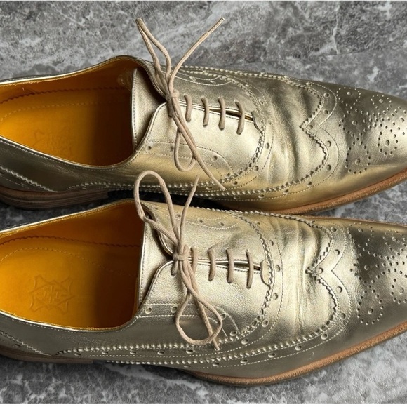 Men's Gold Brogue Dress Shoes - Picture 3 of 7